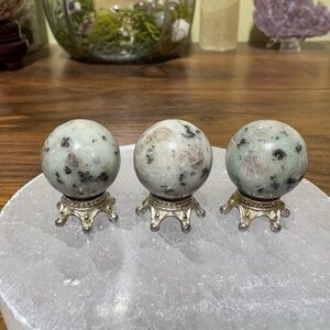 Kiwi jasper mini sphere bundle